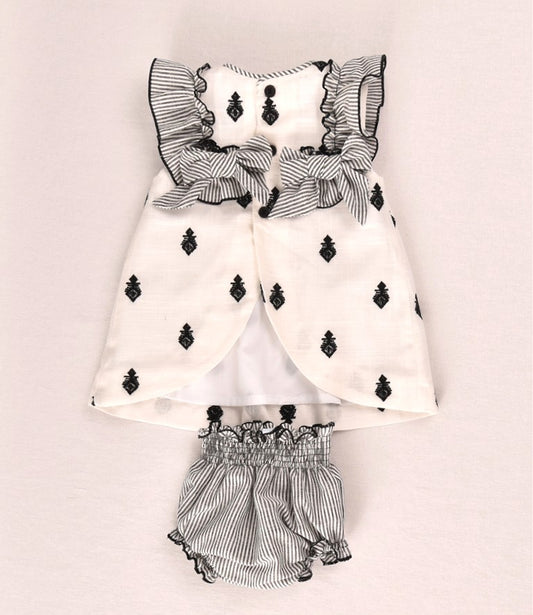 Vestido Bordado con braguita